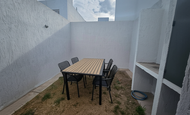 Casa en venta c/ cochera en Jesús Nazareno