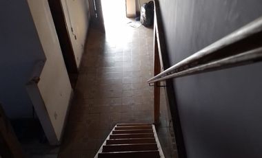 VENTA. Lote de 8,66 x 25mts. Casa ideal para 2 familias. VILLA MADERO.