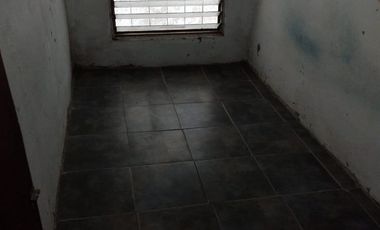 VENTA. Lote de 8,66 x 25mts. Casa ideal para 2 familias. VILLA MADERO.
