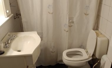VENTA. Lote de 8,66 x 25mts. Casa ideal para 2 familias. VILLA MADERO.