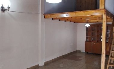 VENTA. Lote de 8,66 x 25mts. Casa ideal para 2 familias. VILLA MADERO.