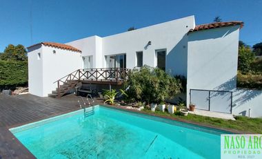 RETASADA!! PROPIEDAD DE CATEGORIA EN VENTA EN SIERRA DE LOS PADRES. GAS NATURAL