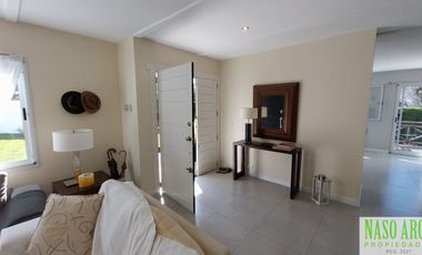 RETASADA!! PROPIEDAD DE CATEGORIA EN VENTA EN SIERRA DE LOS PADRES. GAS NATURAL