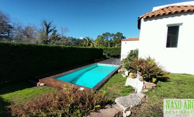 RETASADA!! PROPIEDAD DE CATEGORIA EN VENTA EN SIERRA DE LOS PADRES. GAS NATURAL