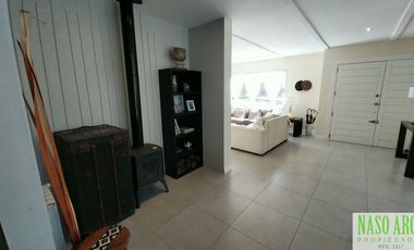 RETASADA!! PROPIEDAD DE CATEGORIA EN VENTA EN SIERRA DE LOS PADRES. GAS NATURAL