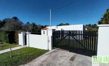 RETASADA!! PROPIEDAD DE CATEGORIA EN VENTA EN SIERRA DE LOS PADRES. GAS NATURAL