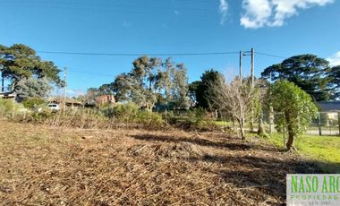 Hermoso lote en esquina en venta en Sierra de los Padres