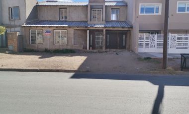 CASA EN CONST. ZONA TRIBUNALES CUTRAL-CO