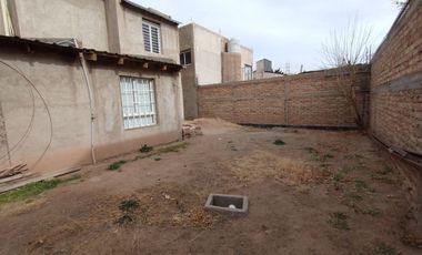 CASA EN CONST. ZONA TRIBUNALES CUTRAL-CO