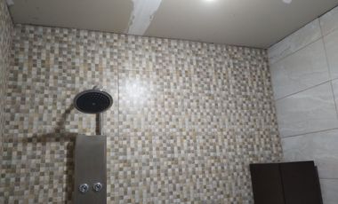 CASA EN CONST. ZONA TRIBUNALES CUTRAL-CO