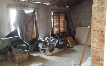 CASA EN CONST. ZONA TRIBUNALES CUTRAL-CO