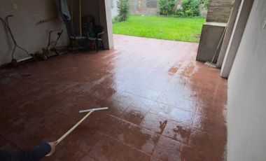 Casa en venta c/ cochera en Monte Vera