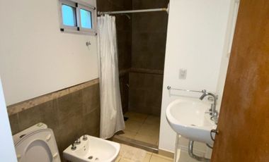 Casa en venta c/ cochera en Monte Vera