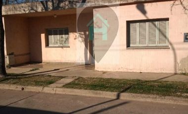 Casa y dos PH en venta