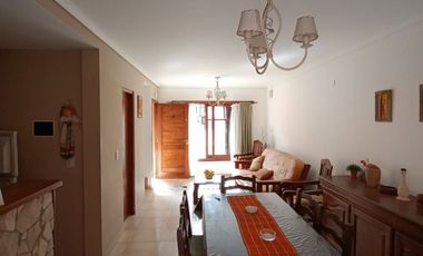 Triplex en venta de 3 dormitorios c/ cochera en Costa Azul