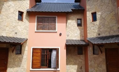 Triplex en venta de 3 dormitorios c/ cochera en Costa Azul