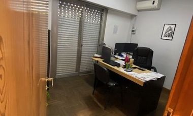 10 e/ 157 y 158- CASA (BERISSO)