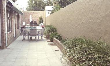 35 e/ 4 y 5, LA PLATA