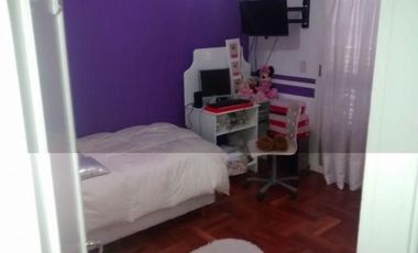 EXCELENTE CASA – 5 AMB – ¡ TERRAZA CON DECK Y PISCINA !