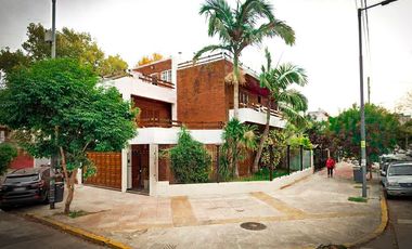 EXCELENTE CASA – 5 AMB – ¡ TERRAZA CON DECK Y PISCINA !