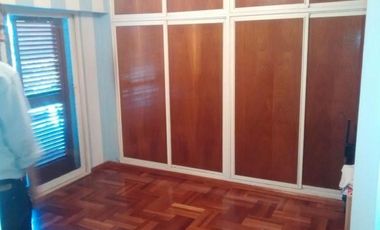 EXCELENTE CASA – 5 AMB – ¡ TERRAZA CON DECK Y PISCINA !