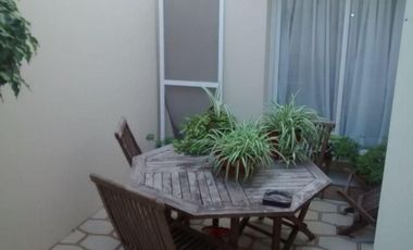 EXCELENTE CASA – 5 AMB – ¡ TERRAZA CON DECK Y PISCINA !