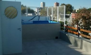 EXCELENTE CASA – 5 AMB – ¡ TERRAZA CON DECK Y PISCINA !