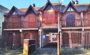 Dúplex en venta de 3 dormitorios c/ cochera en San Bernardo