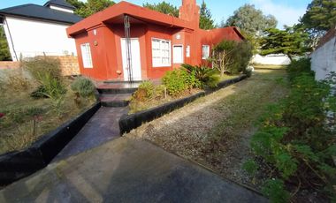 Casa en venta de 2 dormitorios c/ cochera en Mar de Ajo