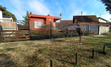 Casa en venta de 2 dormitorios c/ cochera en Mar de Ajo