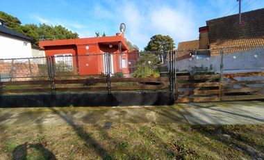 Casa en venta de 2 dormitorios c/ cochera en Mar de Ajo