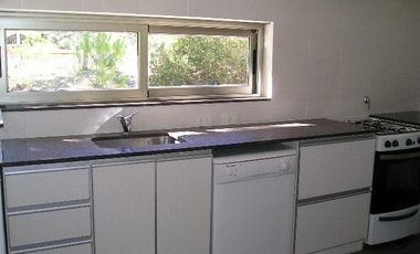 CASA de 4 AMB. SOBRE LOTE DE 675 M2 - Mar de las Pampas | Cod.0046