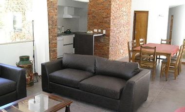 CASA de 4 AMB. SOBRE LOTE DE 675 M2 - Mar de las Pampas | Cod.0046