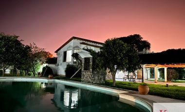 CASA NIVEL PREMIUN DE 6 DORM Y PILETA
