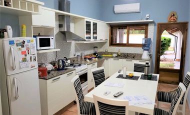 CASA NIVEL PREMIUN DE 6 DORM Y PILETA