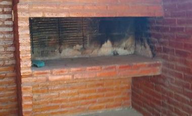 00201 Casa en alquiler de 2 dormitorios c/ cochera en Villa Cura Brochero