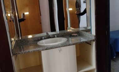 00040 Casa para 6  a metros de la plaza de Villa Cura Brochero