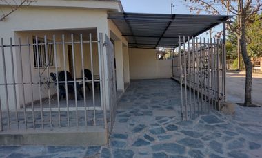 00040 Casa para 6  a metros de la plaza de Villa Cura Brochero
