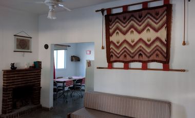 00040 Casa para 6  a metros de la plaza de Villa Cura Brochero