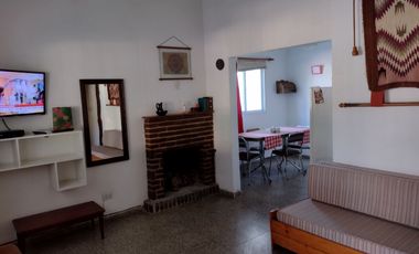 00040 Casa para 6  a metros de la plaza de Villa Cura Brochero