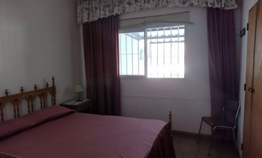 00040 Casa para 6  a metros de la plaza de Villa Cura Brochero