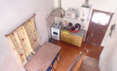 00072- Inmejorable ubicación a 1 cuadra de la plaza, para 5 c/u con pileta