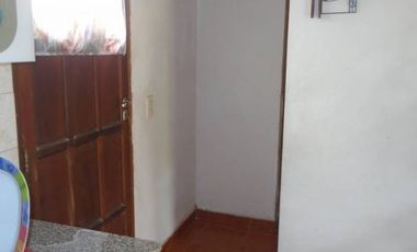 00072- Inmejorable ubicación a 1 cuadra de la plaza, para 5 c/u con pileta