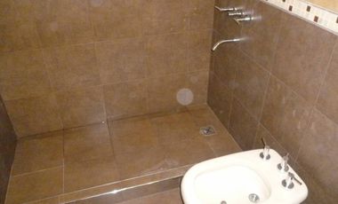 K009 MC Inmejorable Chalet  residencial c/ pileta 3 dorm. 4 bañ. en Mina Clavero