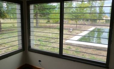 K009 MC Inmejorable Chalet  residencial c/ pileta 3 dorm. 4 bañ. en Mina Clavero