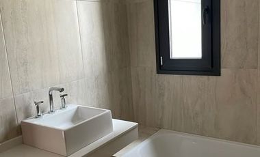 7 e/ 39 y Plaza Olazábal- DEPTO DE 3 DOR