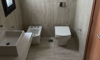 7 e/ 39 y Plaza Olazábal- DEPTO DE 3 DOR