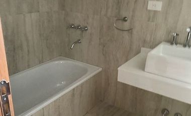 7 e/ 39 y Plaza Olazábal- DEPTO DE 3 DOR