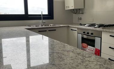 7 e/ 39 y Plaza Olazábal- DEPTO DE 3 DOR