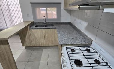 Casa en venta de 2 dormitorios c/ cochera en Coquimbito